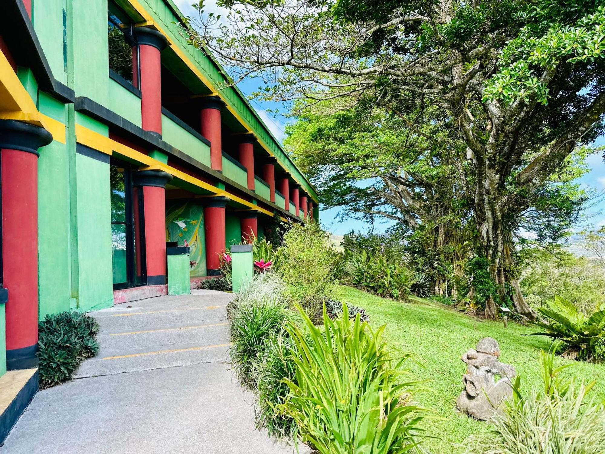 Lake Arenal Brewery & Hotel Tilaran Bagian luar foto